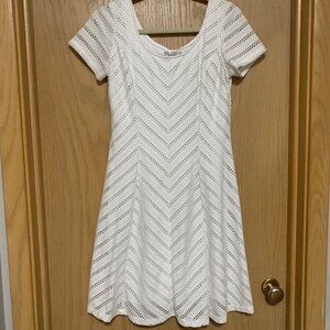 Dressbarn white patterened knee-length dress size 8